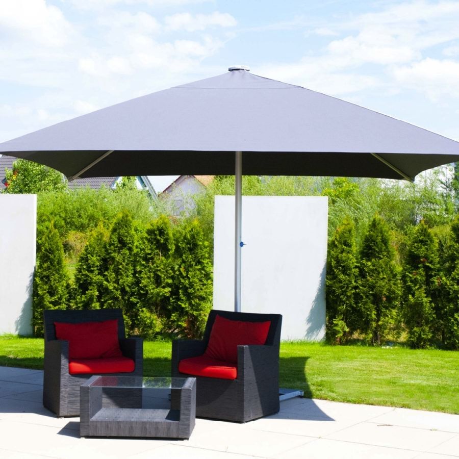 Der Sonnenschirm für Terrasse und Garten, für private Haushalte